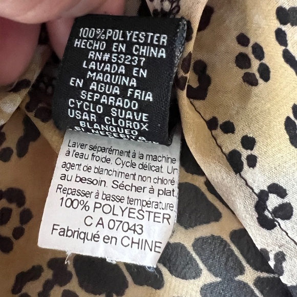 Unique Spectrum - Light Floral and Print animal Short Sleeves Shirt - Picture 6 of 6